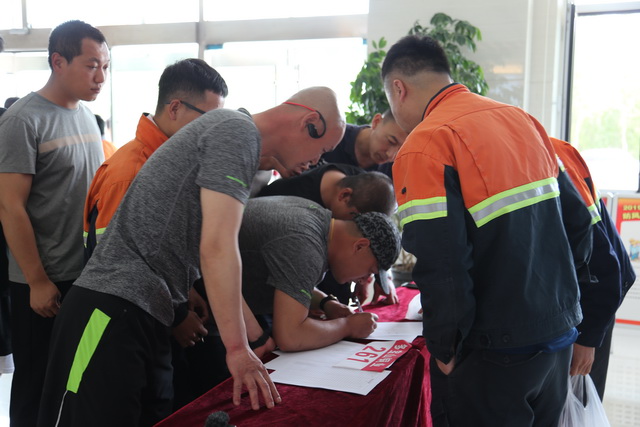 安全環(huán)保月樂跑馬拉松 活力新多銅-640.jpg