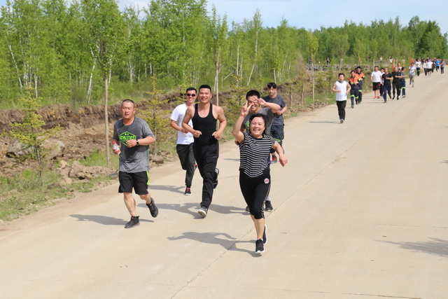 安全環(huán)保月樂跑馬拉松 活力新多銅 (8)-640.jpg