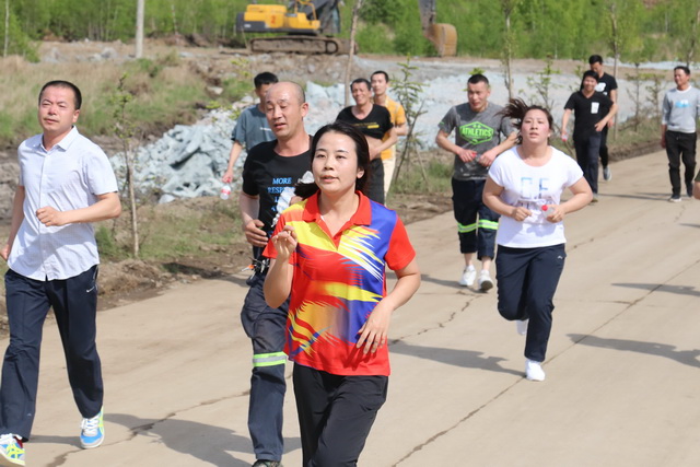 安全環(huán)保月樂跑馬拉松 活力新多銅 (7)-640.jpg