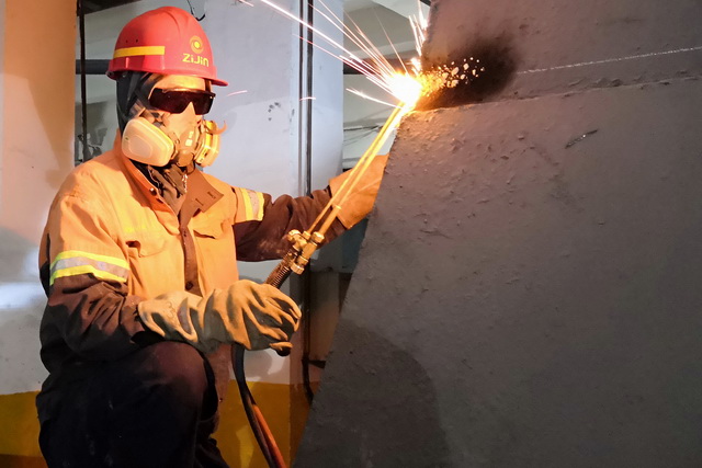 5d974562a6120.jpg 溫暖的守護(hù)者-640.jpg