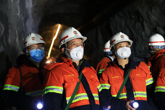 鄒總裁調(diào)研多寶山銅業(yè) (9)-640.JPG